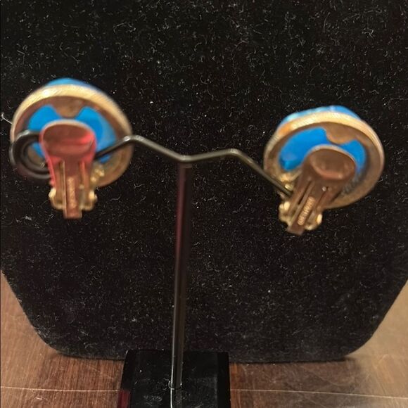 Blue and White Marbled Clip Earrings - Picture 3 of 4